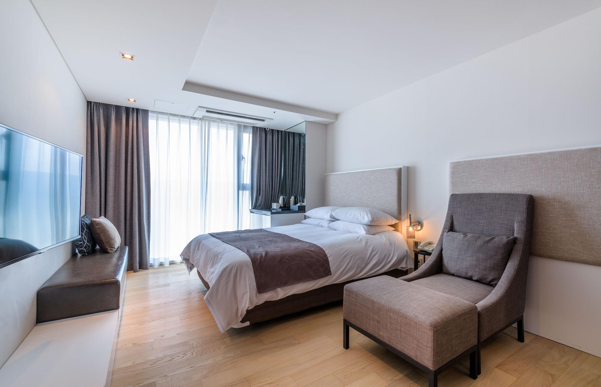 Brown Suites Hotel And Resort Jeju Exterior foto