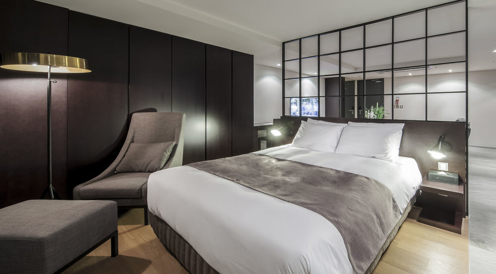 Brown Suites Hotel And Resort Jeju Exterior foto