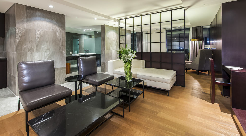 Brown Suites Hotel And Resort Jeju Exterior foto