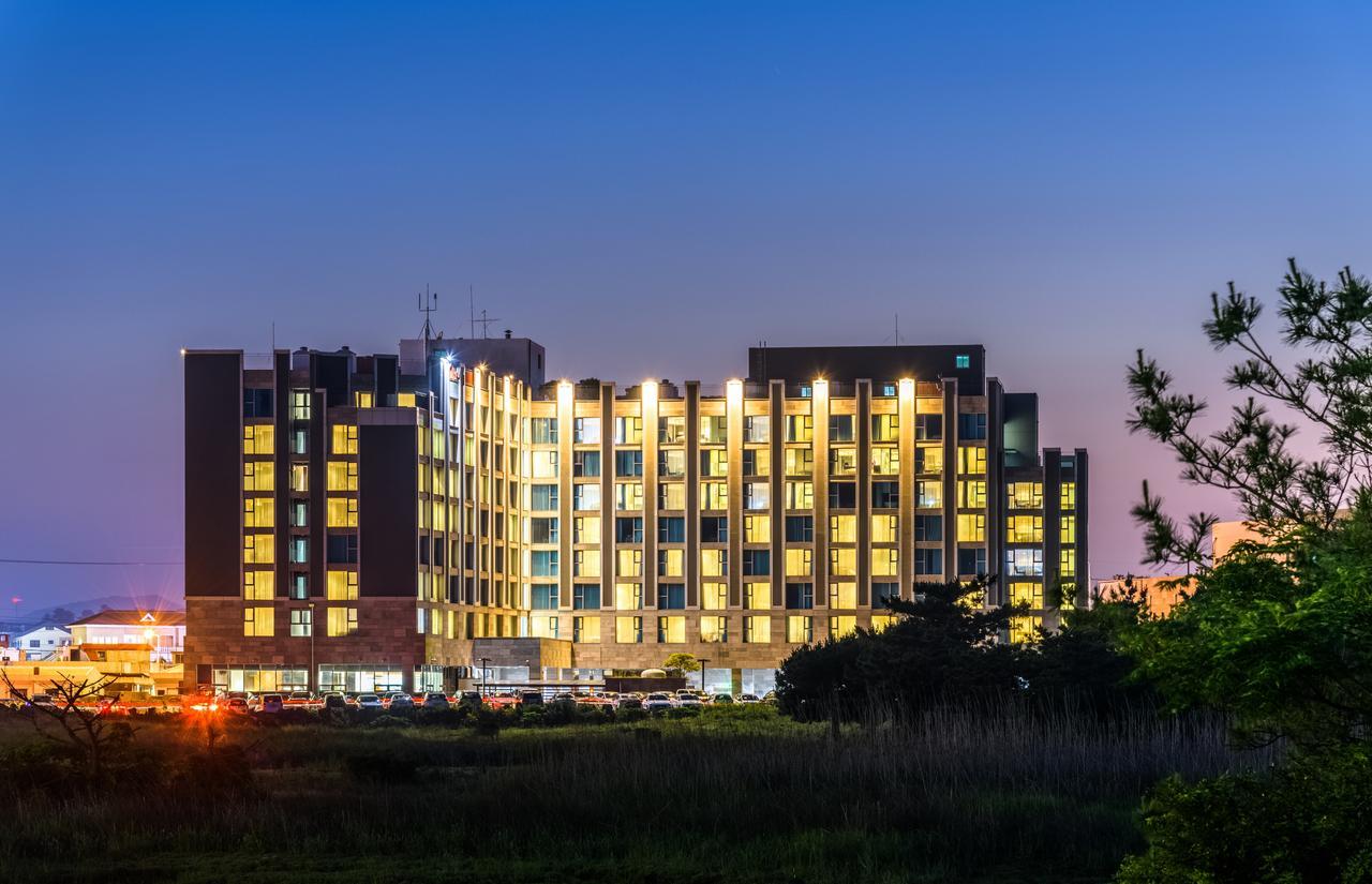 Brown Suites Hotel And Resort Jeju Exterior foto